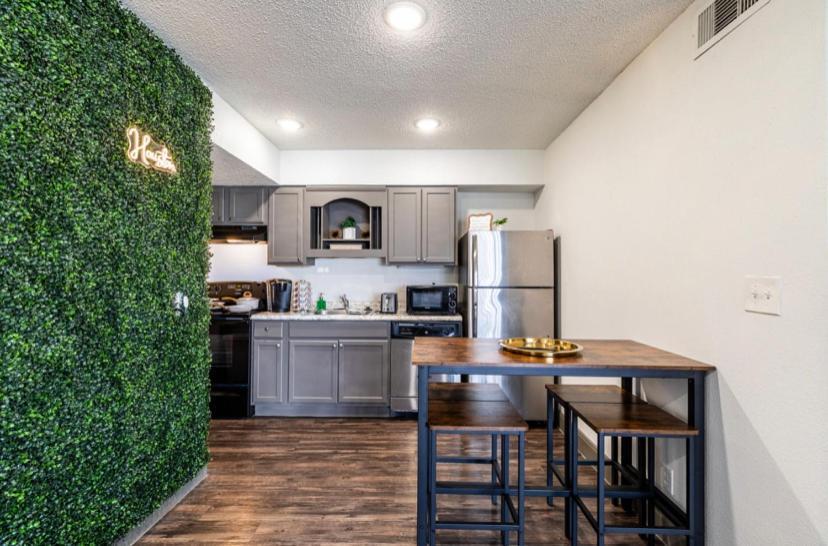 The Cozy Clouds Resort At Nrg Houston Esterno foto