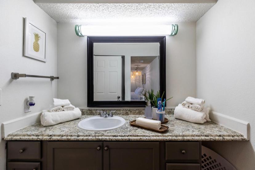 The Cozy Clouds Resort At Nrg Houston Esterno foto
